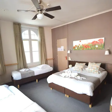 Hotell Ambrosia 2*